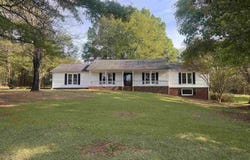 385 Wall Street, Campobello, SC 29322