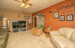 1211 4th st, Hull, IA 51239