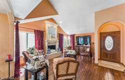 2526 Glenhurst Court, Simi Valley, CA 93063