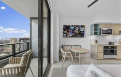 601 NE 1, Miami, FL 33132