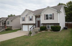 605 Oakmont Drive, Warrensburg, MO 64093
