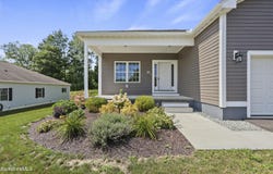 15 Cherry Hill Dr, Pittsfield, MA 01201