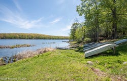 240 W Shore Drive, Hawley, PA 18428