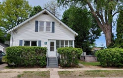 29 Woodward Ave, Gloversville, NY 12078