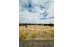 29205 Stage Coach Rd, Bouse, AZ 85325
