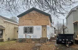 75 E 10 1/2 Street, Oswego, NY 13126