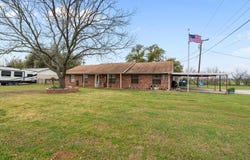 600 S Colorado Street, Whitney, TX 76692