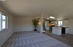 1699 N Terry St, Eugene, OR 97402