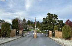 801 BROOKHAVEN Dr, Brookings, OR 97415