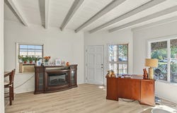 2905 W Chandler Boulevard, Burbank, CA 91505
