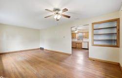 306 4th St, Gladbrook, IA 50635