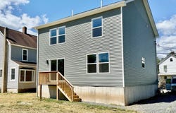 208 Ave I, Matamoras, PA 18336