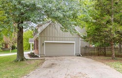 8800 W 115th Street, Overland Park, KS 66210