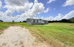 923 Fm 1683, Ganado, TX 77962