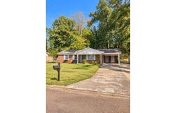 1001 White Circle, Grenada, MS 38901