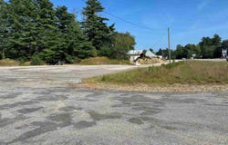 75 Route 27, Raymond, NH 03077