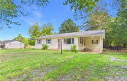 79 Lake Drive, Farmville, VA 23901