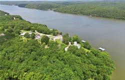 Rosey Lane, Edwards, MO 65326