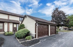304 Charlesgate Circle, Amherst, NY 14051