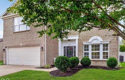 797 Hickory Pine Drive, Whiteland, IN 46184