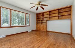7S175 N EOLA Road, Aurora, IL 60502