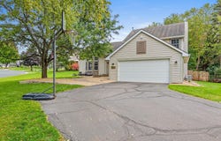 726 Camberwell Drive, Eagan, MN 55123