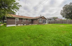 2409 E 17th St, Sioux Falls, SD 57103