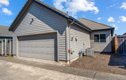 2030 LAKELAND Way, Eugene, OR 97408