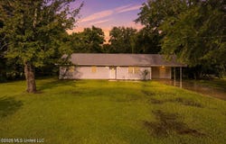 867 1/2 Washington Street, Bay Saint Louis, MS 39520