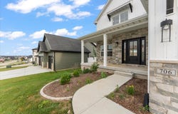 706 Isabella Drive, Mahomet, IL 61853