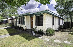 1013 Laredo, SINTON, TX 78387