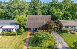 658 Lindsay Rd, Scott Twp, PA 15106