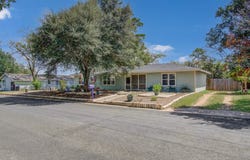 1004 Baumgarten St, Schulenburg, TX 78956