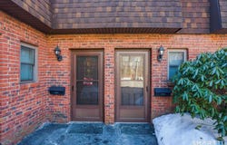 27 Burgoyne Street, West Hartford, CT 06110
