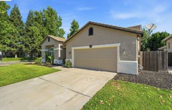 1532 Sophie Ln, Escalon, CA 95320