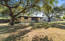 708 E Main Street, Sinton, TX 78387
