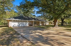 220 Eitelman Ln, Longview, TX 75605