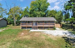 307 S Nettleton Avenue, Mansfield, MO 65704