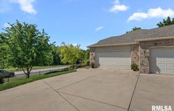 310 BOULDER CREEK Drive, Chatham, IL 62629