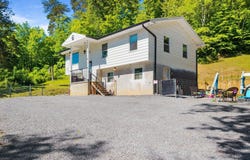 1209 E Bullrun Valley, Powell, TN 37849