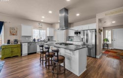 1132 NW GOLF COURSE Dr, Madras, OR 97741