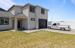 1821 E Highland St, Pasco, WA 99301