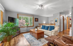 225 Taylor Rd, Stow, MA 01775