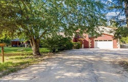 618 E 71st Ave, Hutchinson, KS 67502
