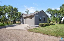 45993 241st St, Chester, SD 57016