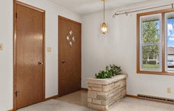 1229 E PERSHING Street, APPLETON, WI 54911