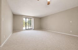 1061 Regent Rd, Oconomowoc, WI 53066