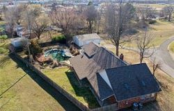 1002 W Knisley Avenue, Checotah, OK 74426