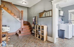 1221 West Street, Grinnell, IA 50112