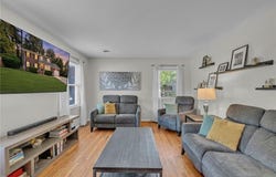 4 Hansom Drive, Poquoson, VA 23662